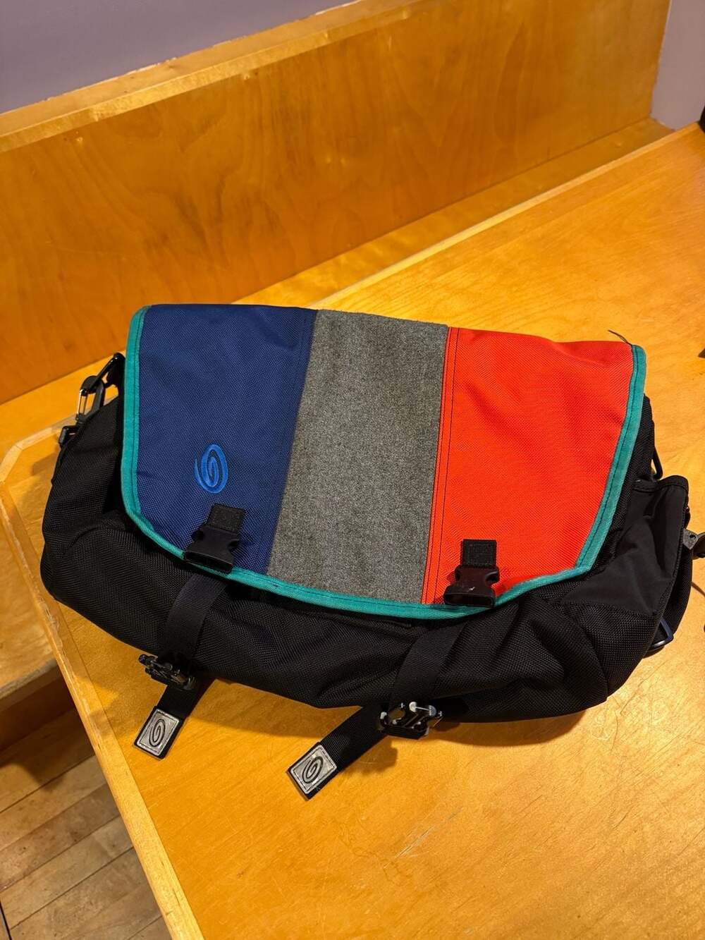 LIKE NEW Timbuk2 Custom Laptop Messenger Travel Bag
